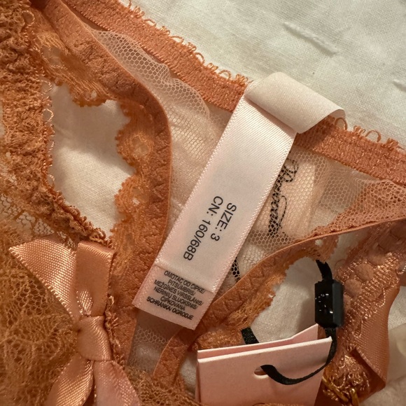 Agent Provocateur Aliza Bra, Suspender & Thong - Picture 11 of 12